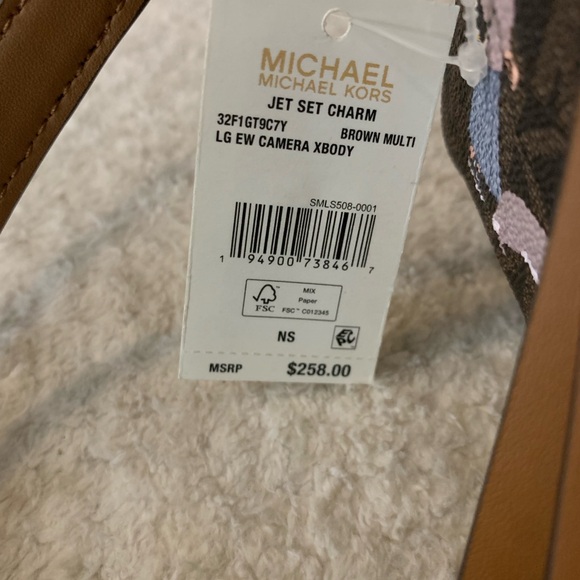 Michael Kors Jet Set Girl Cross Body - Picture 3 of 6